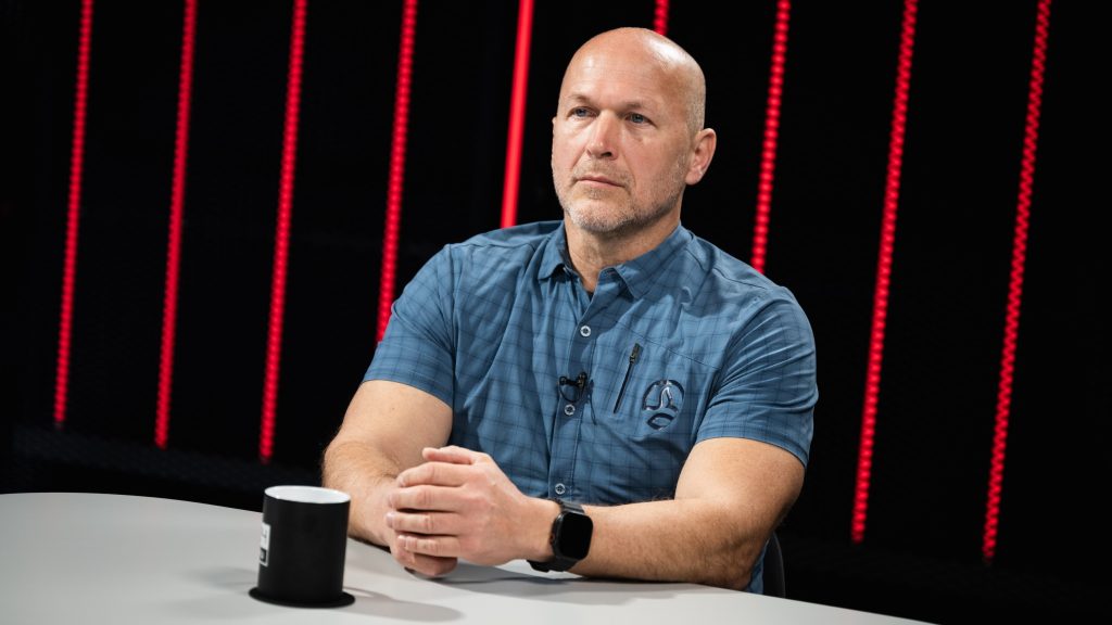 Buda Péter a 24.hu-nak: Ha a hamis zászlós művelettel már nem tudják az ellenzék ellen fordítani a közvéleményt, el is halaszthatják a választást