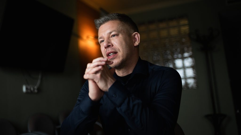 „Van egy rossz hírem, uram” – Magyar Péter az orosz propagandának üzent Kiskunlacházán