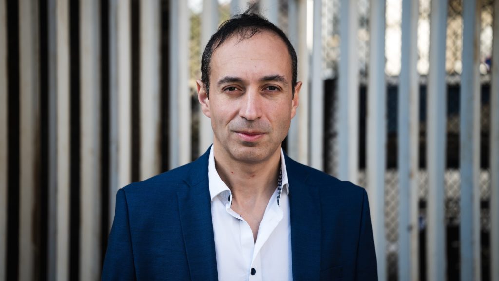 Róna Dániel a V-napban: Olyan folyamat indulhatott el a társadalomban, mint a Tizenkét dühös ember című filmben