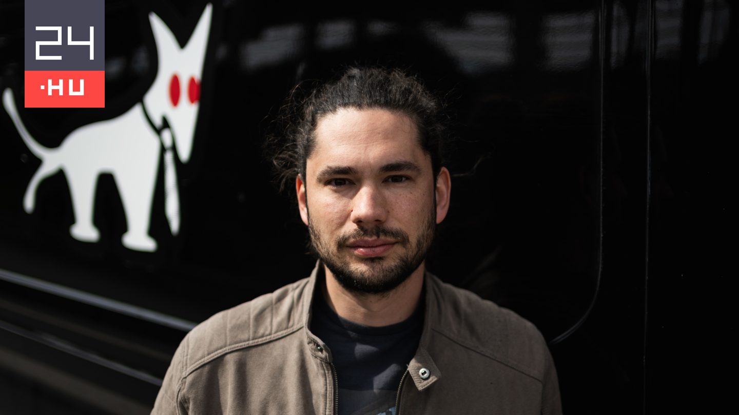 Újabb leépítések várhatóak a Kétfarkú Kutya Pártban.