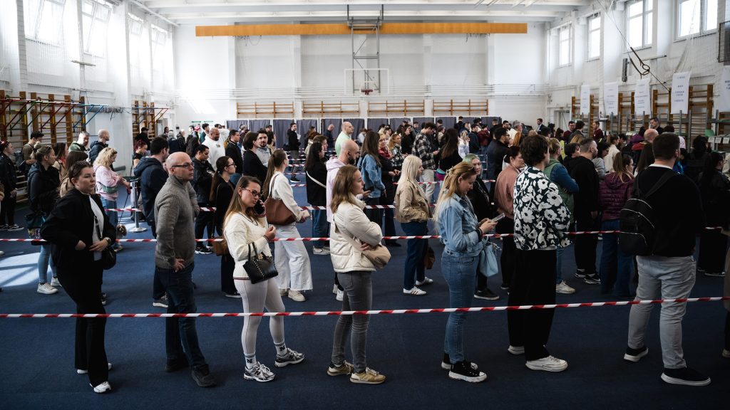 A Tisza a narancsvidékre is kiöntött – így vette be az országot Magyar Péter, körzetről körzetre