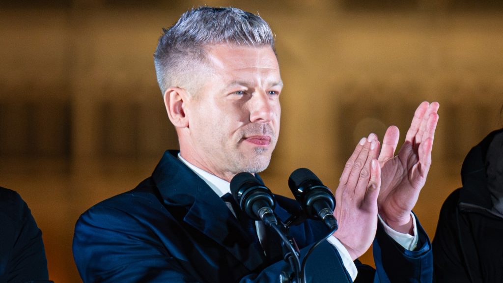 10 európai vezetővel és Kelemen Hunorral beszélt ma telefonon Magyar Péter