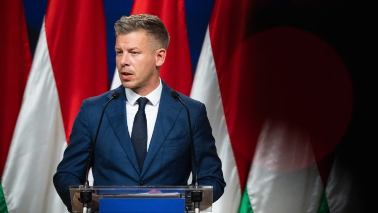 Magyar Péter: Találkozom Hernádival, és elvárom, hogy a Mol ne fizessen osztalékot az MCC-nek