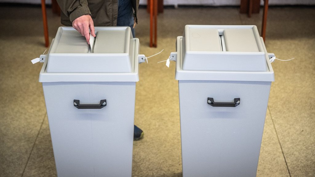 Összeszámolták a levélszavazatokat, elsöprő a Fidesz előnye