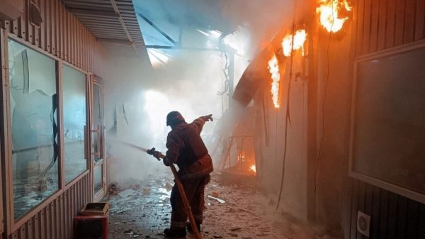 Öt embert öltek meg az orosz drónok egy piacon Ukrajnában