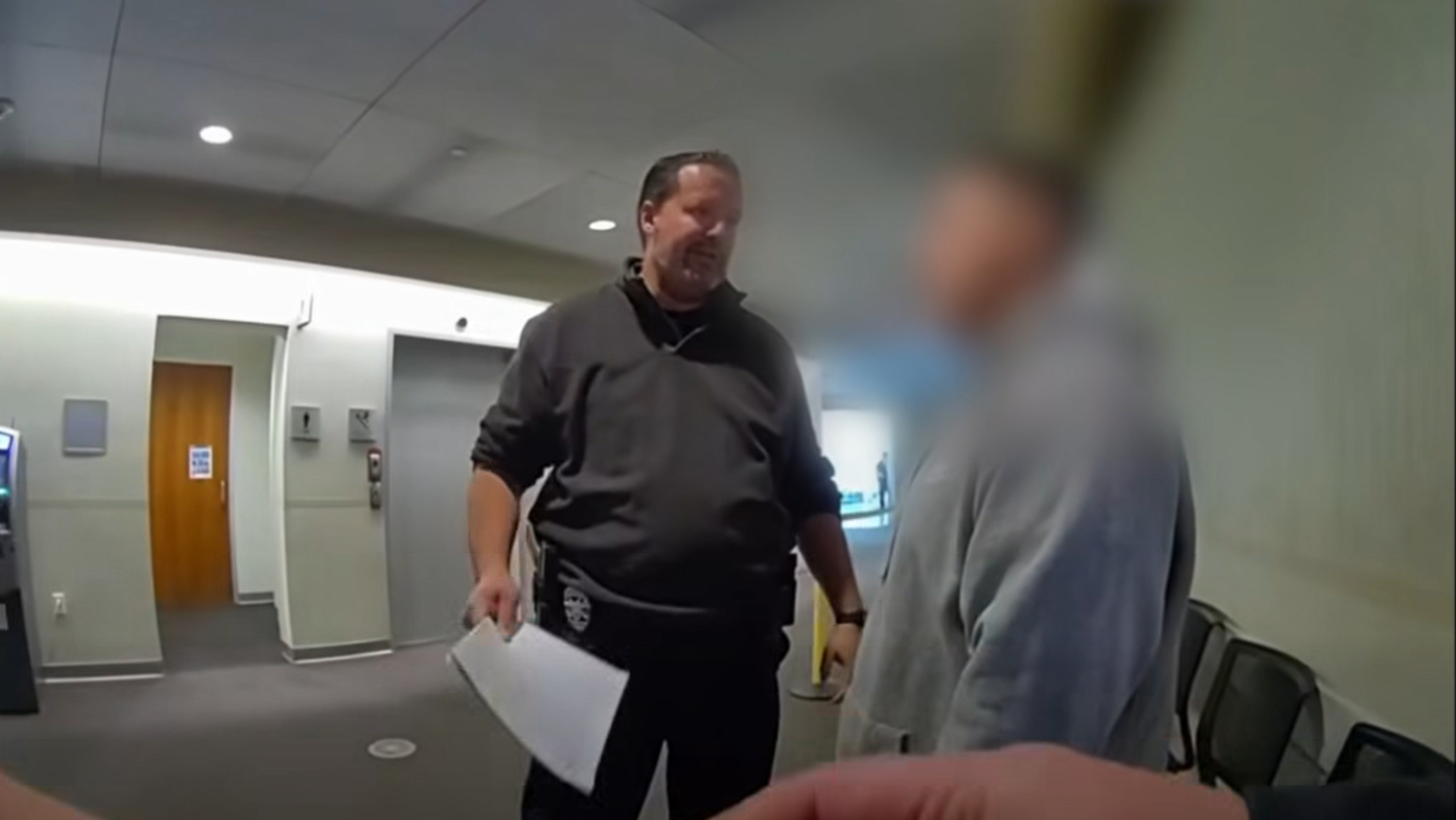 commerce city rendőrkapitányság, elfogatóparancs