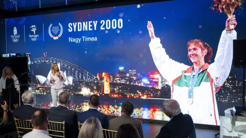 Nagy Tímea kétszeres olimpiai bajnok párbajtőrvívó a 25 évvel korábbi sydney-i nyári olimpián elért sikerek alkalmából rendezett gálavacsora előtti ünnepségen.