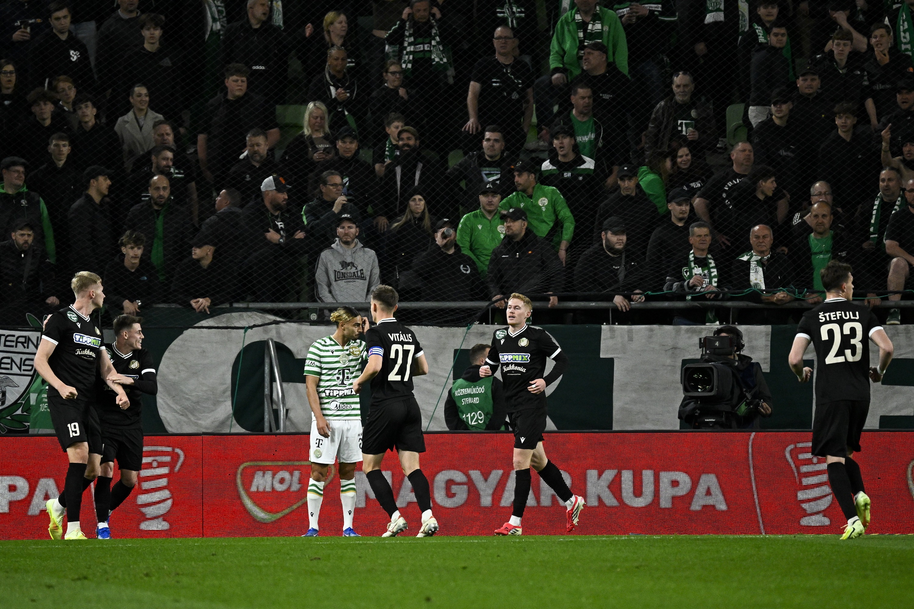 Csinger Márk és Vitális Milán örülnek az egyenlítésnek.