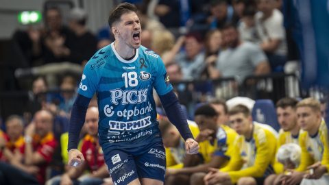 Marin Jelinic, a Szeged játékosa a férfi kézilabda Bajnokok Ligája negyeddöntõjébe jutásért játszott mérkőzésen.