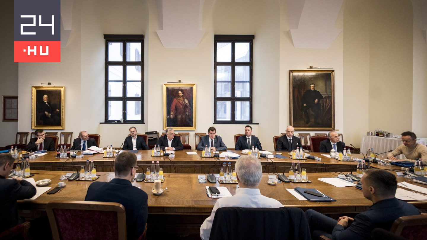 Marad az árrésstop és a védett üzemanyagár