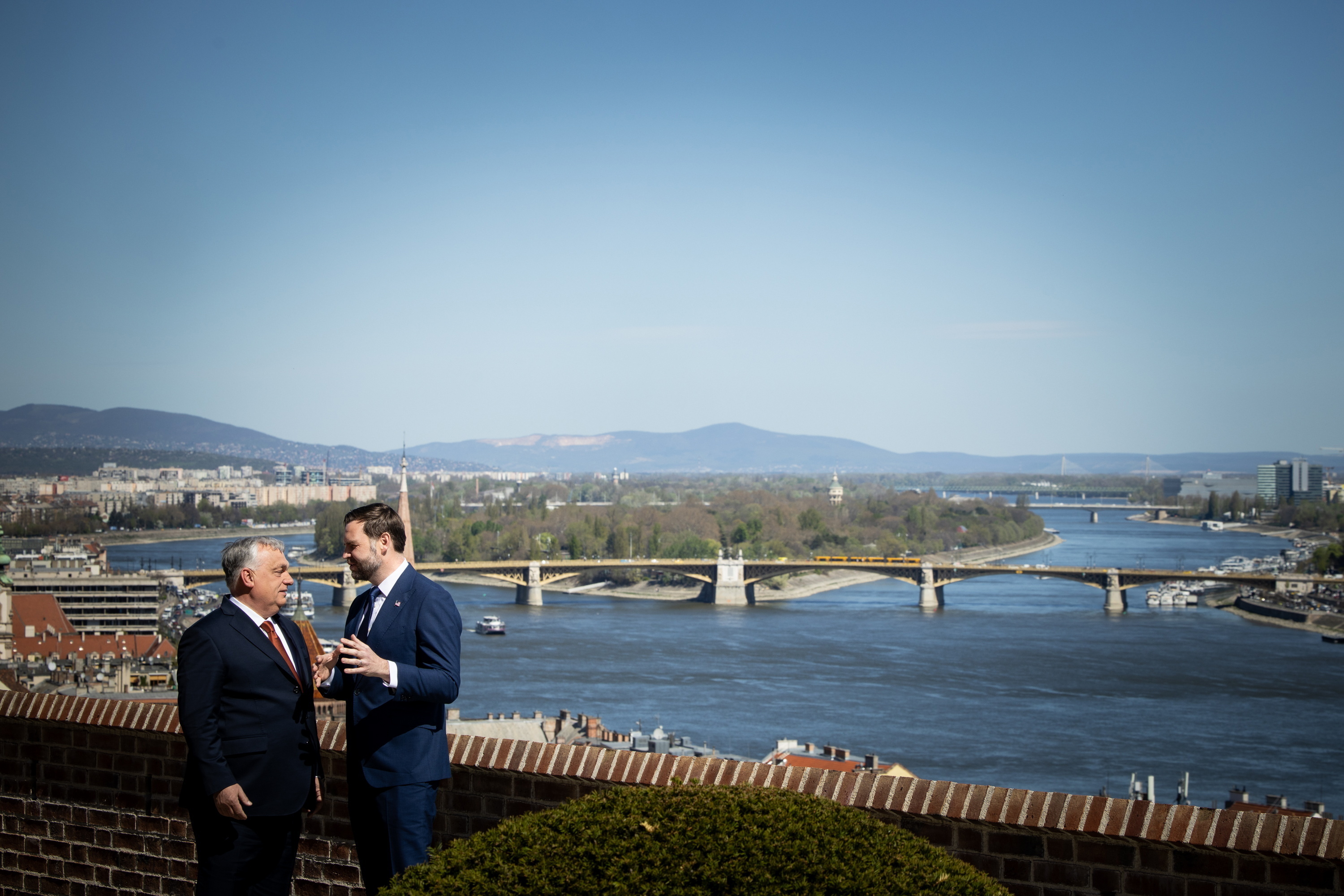 JD Vance, Orbán Viktor
