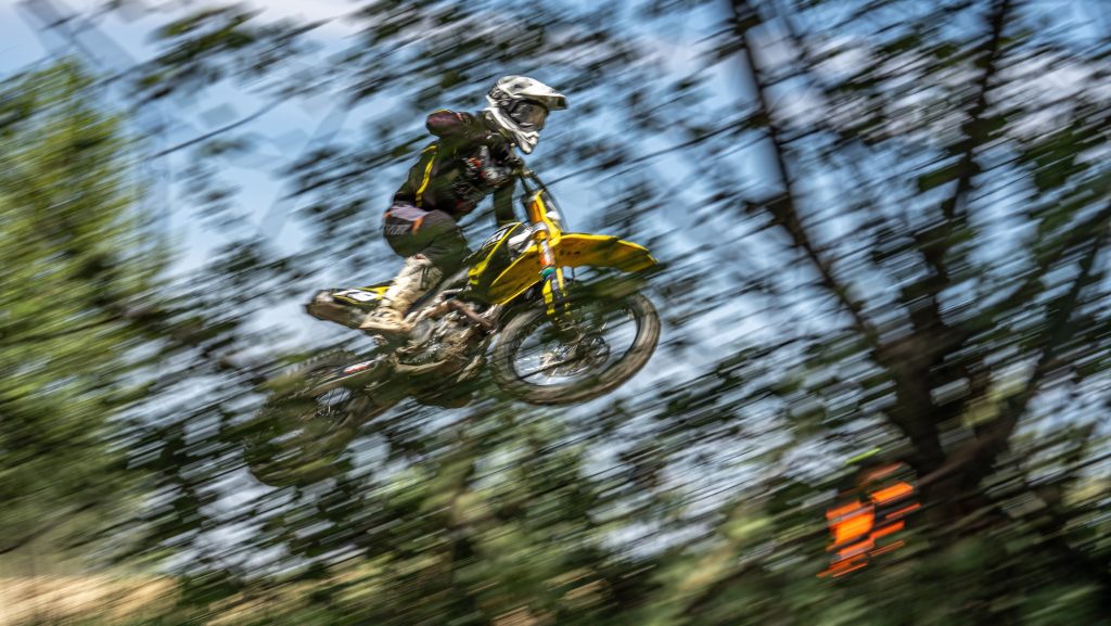 „Fegyverrel, kötélcsapdával várták őket” – durva támadással vádolják a Bükki Nemzeti Park munkatársait a szabálytalan terepmotorosok