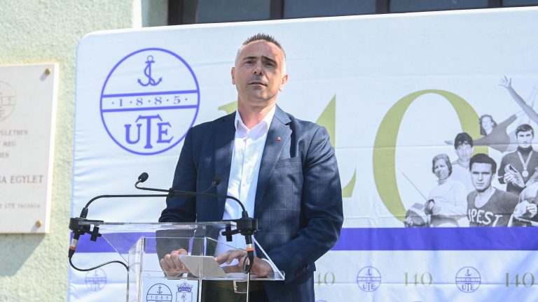 Kilépett a DK-ból Újpest polgármestere