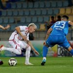 Varazdat Haroján (b) és Mihajlo Meszhi (j).