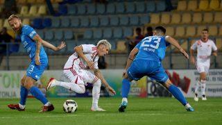 Varazdat Haroján (b) és Mihajlo Meszhi (j).