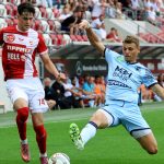 Babos Bence, a Diósgyõr (b) és Markgráf Ákos. a Puskás Akadémia játékosa.