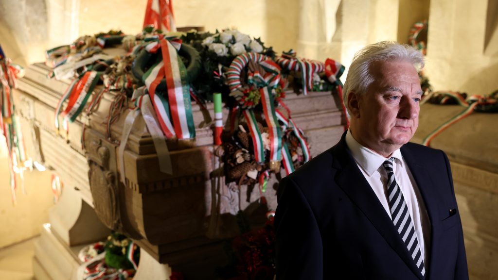 Bepánikoltak Orbán tervétől a KDNP mini-frakciójában