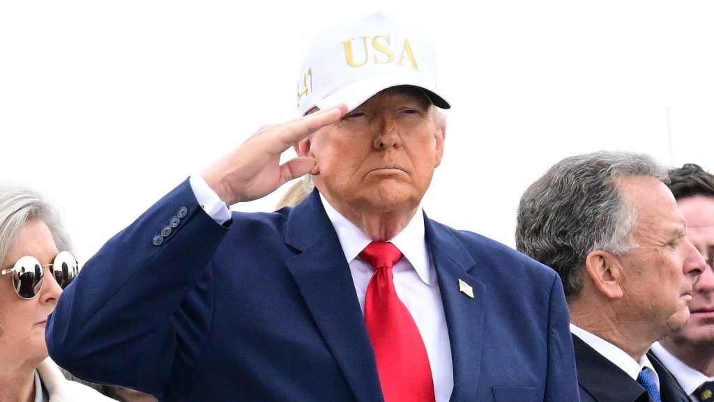 Az Egyesült Államok a második világháború óta nem látott fegyverkezésbe kezd