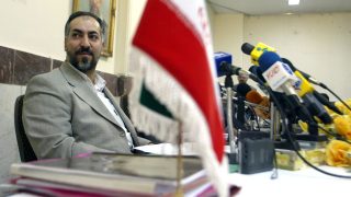 Az iráni parlament nemzetbiztonsági bizottságának elnöke, Ebrahim Azizi egy 2004-ben készült fotón.