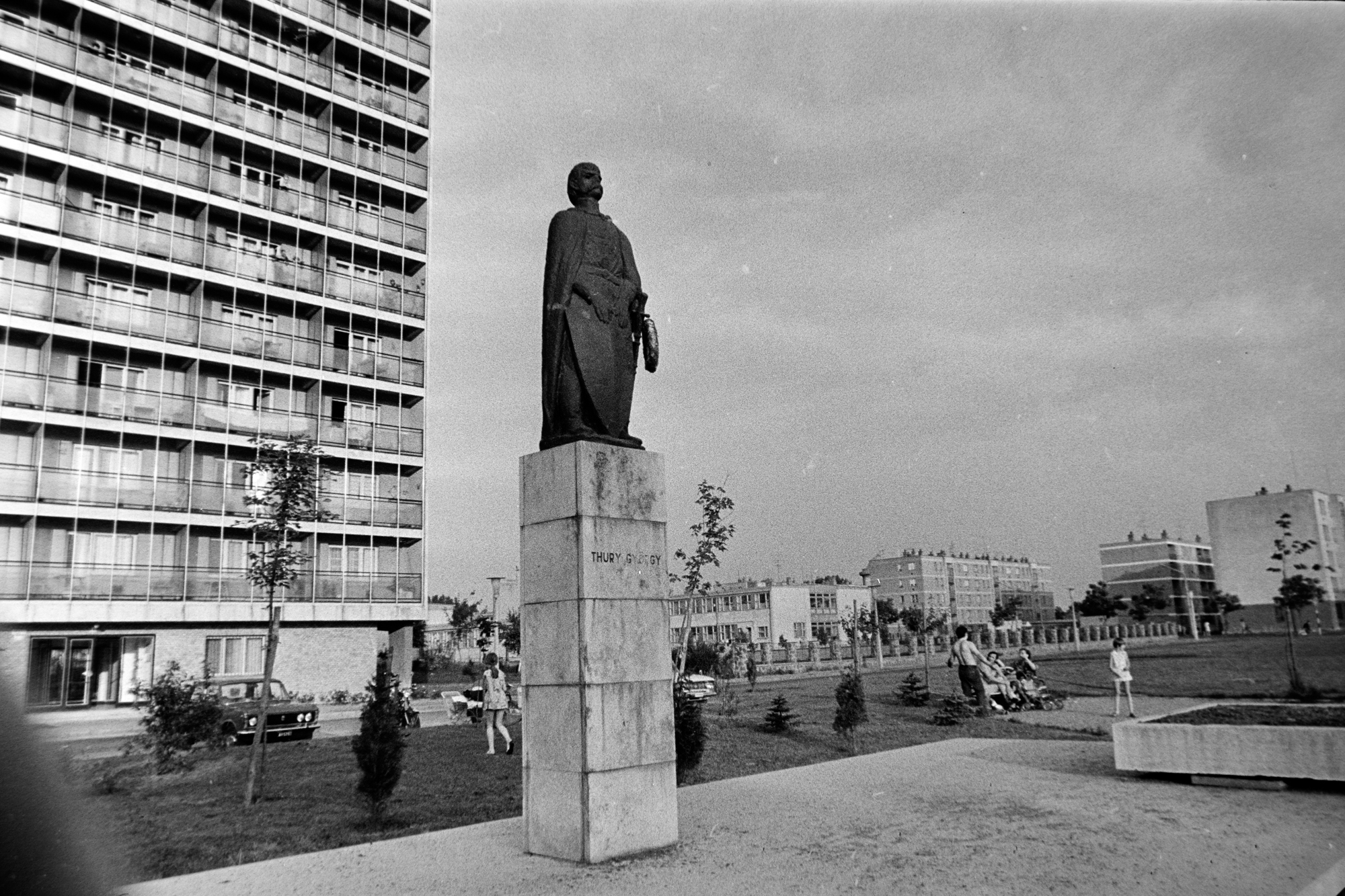 Tőrbe csalták a törökök a leghíresebb magyar bajvívót 2 Thury György szobra