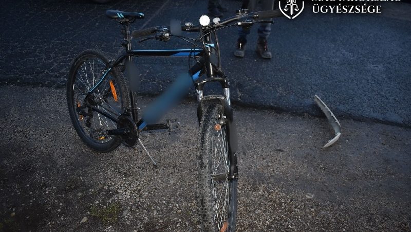 Elütötte a bicikliző gyereket, de rá sem hederített, lekapta a rendszámot és gyorsan elhajtott