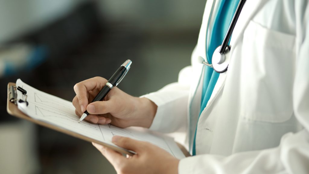 Összejátszott zalai kórház egyik osztályvezető főorvosnője egy kamu pszichiáterrel