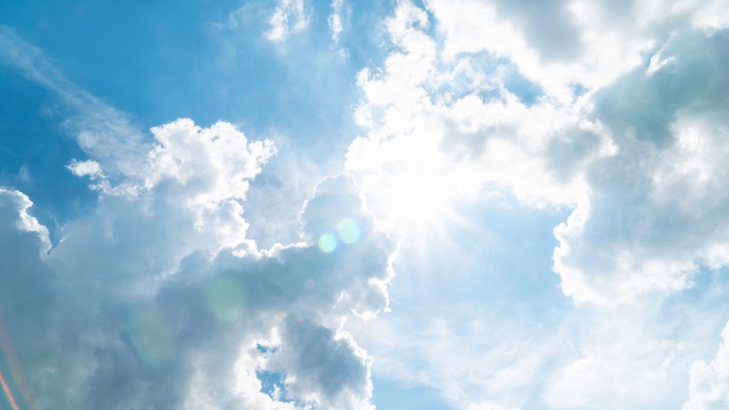 Vastagabb felhőzet sodródhat fölénk pénteken