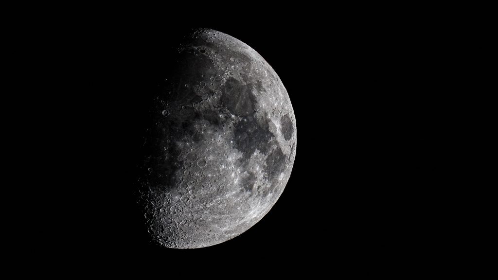 Ezért hallott korábban több űrhajós is furcsa zajt a Hold túlsó oldalán