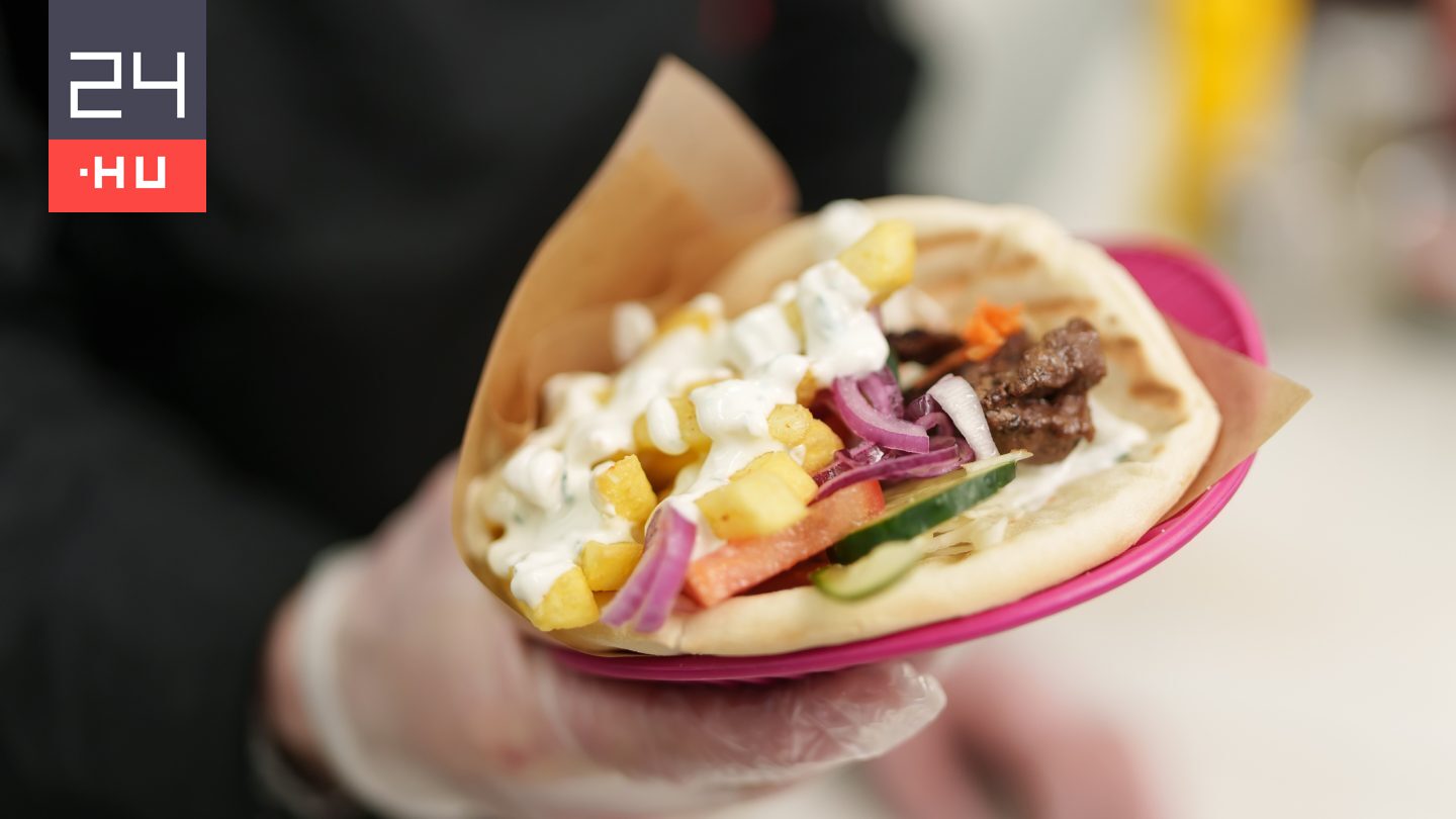 Késsel raboltak gyrost egy fiútól Miskolcon, az áldozat félelmében átadta az ételét