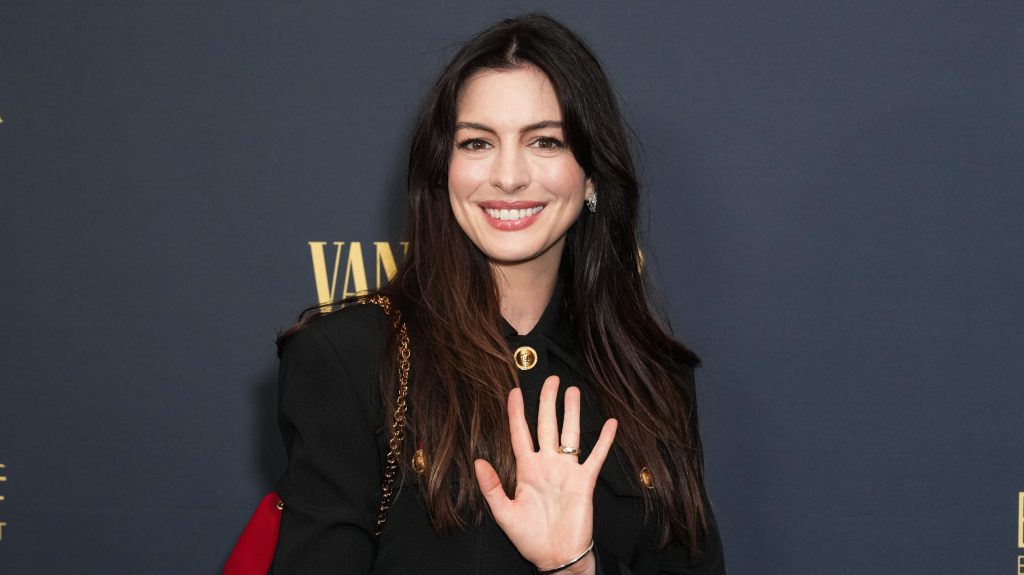 Anne Hathaway a világ legszebb embere a People magazin szerint