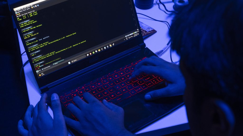 Az eddigi legnagyobb adatlopást vitte végbe egy kínai hekker