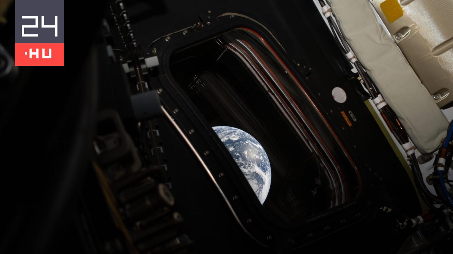 A vécé után a levelező program is megadta magát az Orion űrhajó fedélzetén