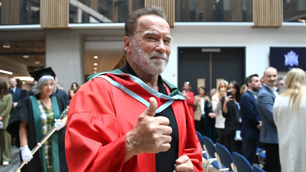 Arnold Schwarzenegger díszdoktori címet kapott Észak-Írországban