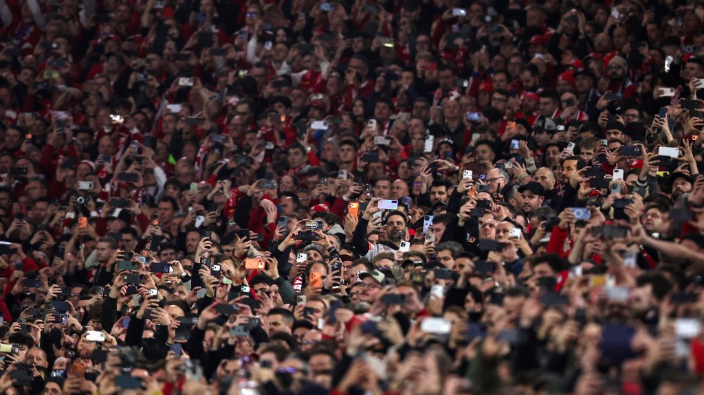 Ezren verekedtek össze a Bayern München bajnoki címet érő meccse előtt