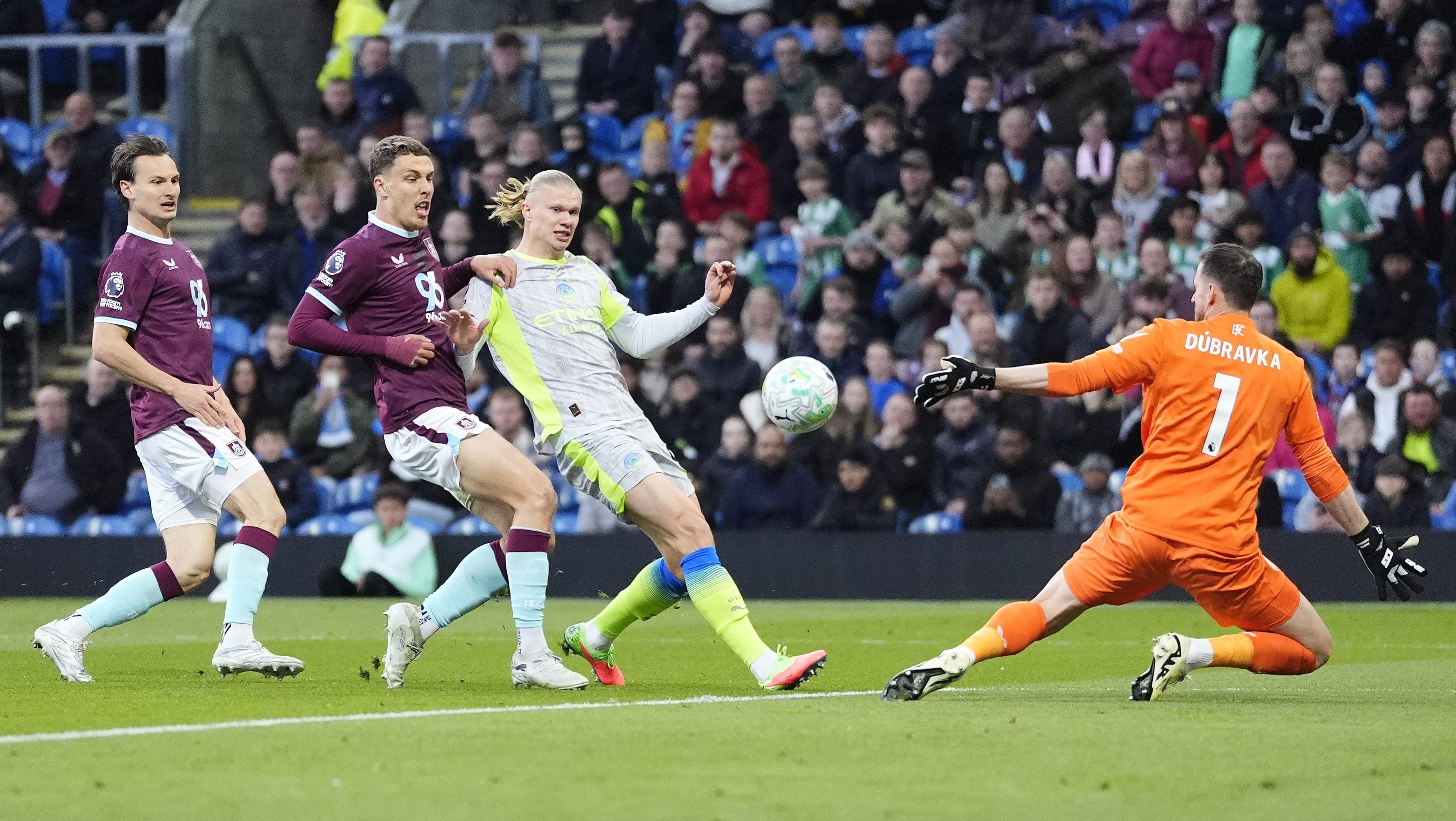 Erling Braut Haaland gólja.