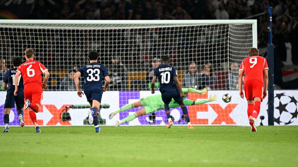 Ousmane Dembélé tizenegyese a Bayern München ellen.