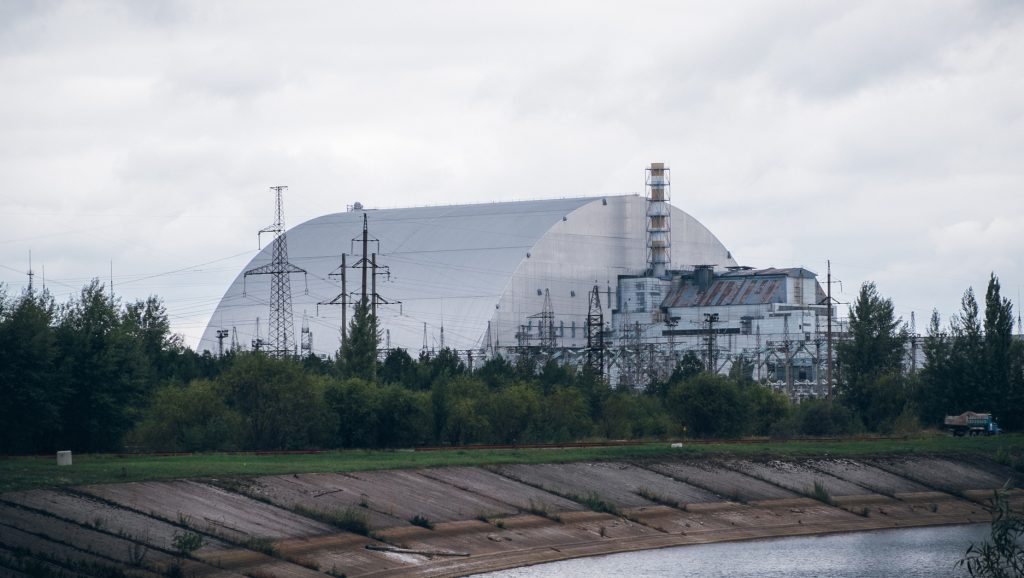 Összeomlás veszélyére figyelmeztet a csernobili atomerőmű igazgatója