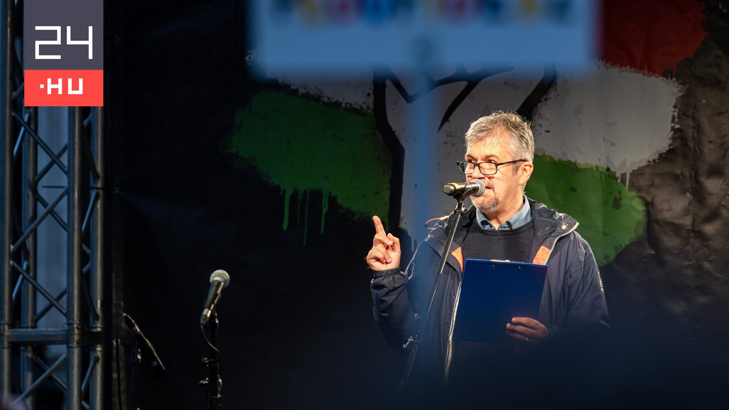 Hadházy: Vučić kisegíti Orbánt egy vicces merényletkísérlettel