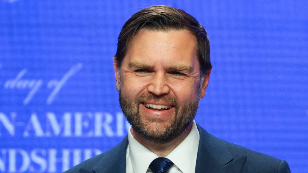 JD Vance megérkezett Iszlámábádba