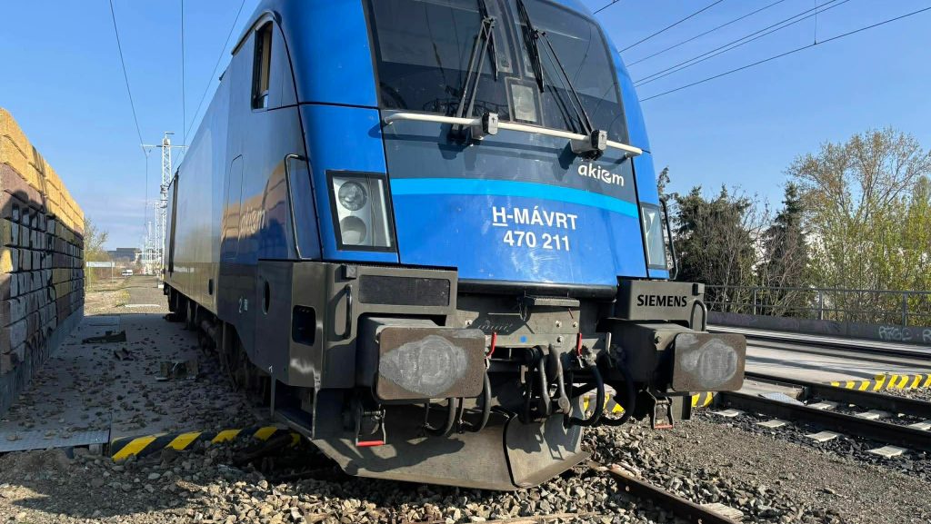 Kisiklott egy mozdony a Soroksári út állomáson, forgalomtól elzárt területen