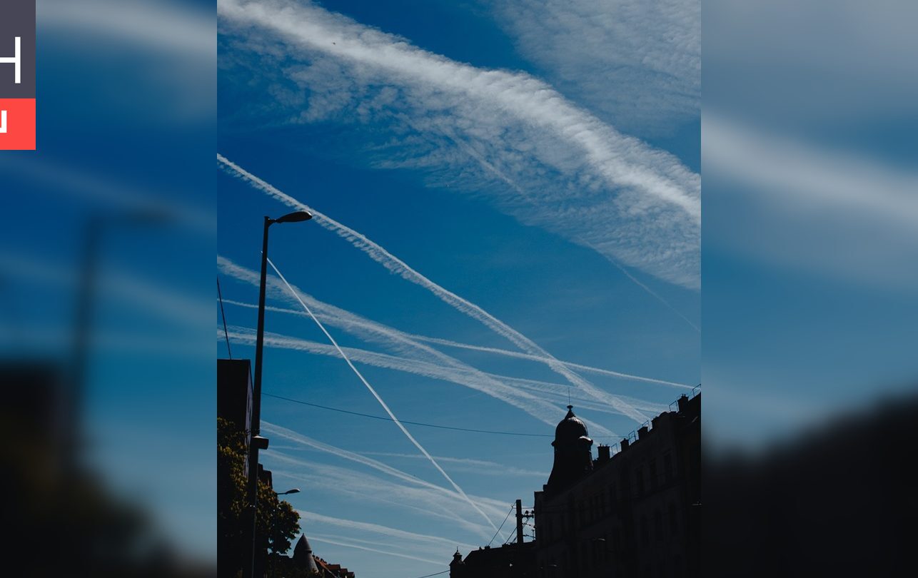 Rengeteg kondenzcsík jelent meg Budapest felett, elmagyarázták, mi áll a jelenség mögött