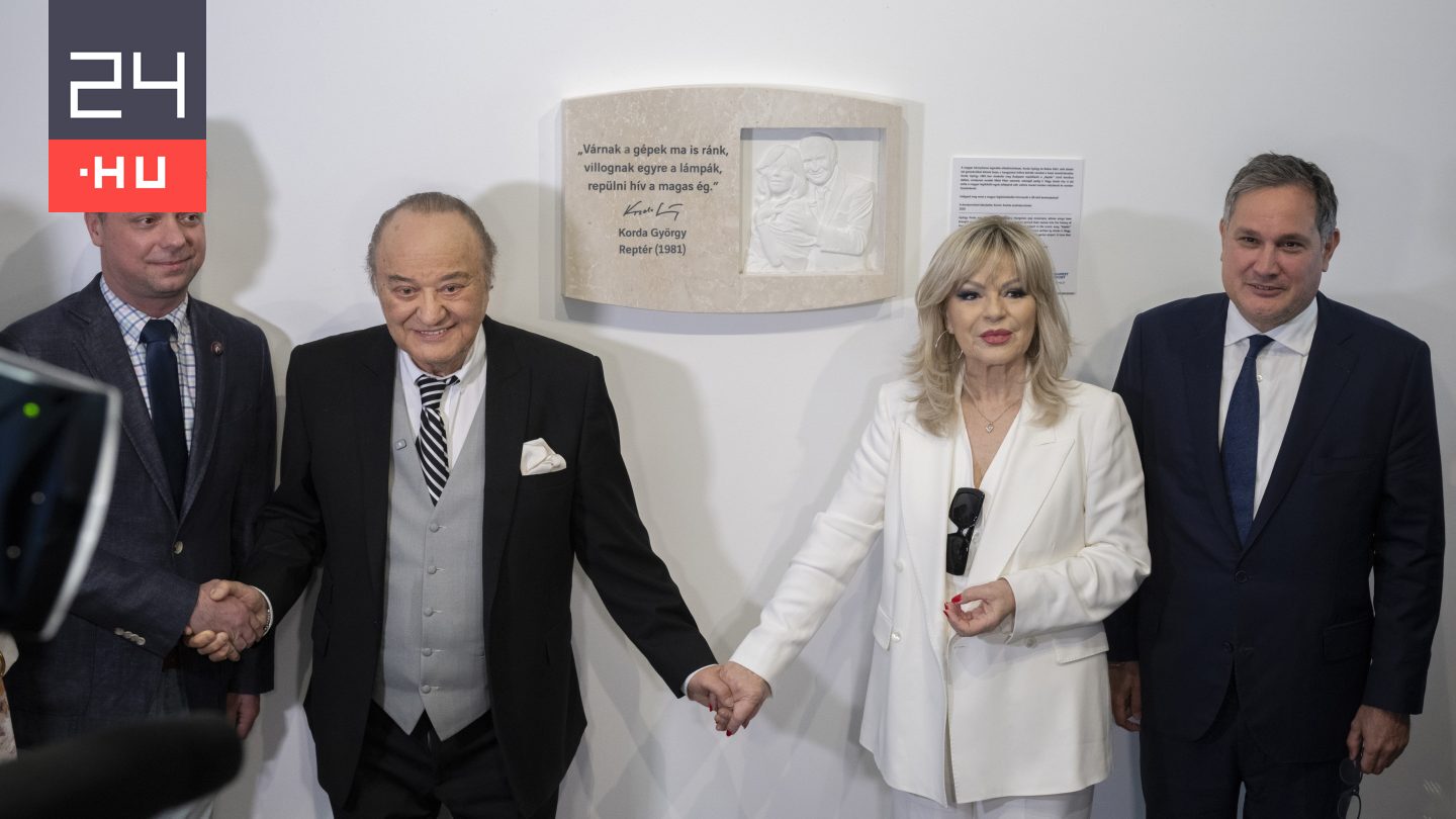 Nagy Márton és Nyitrai Zsolt avatta fel Korda György és Balázs Klári reptéri domborművét