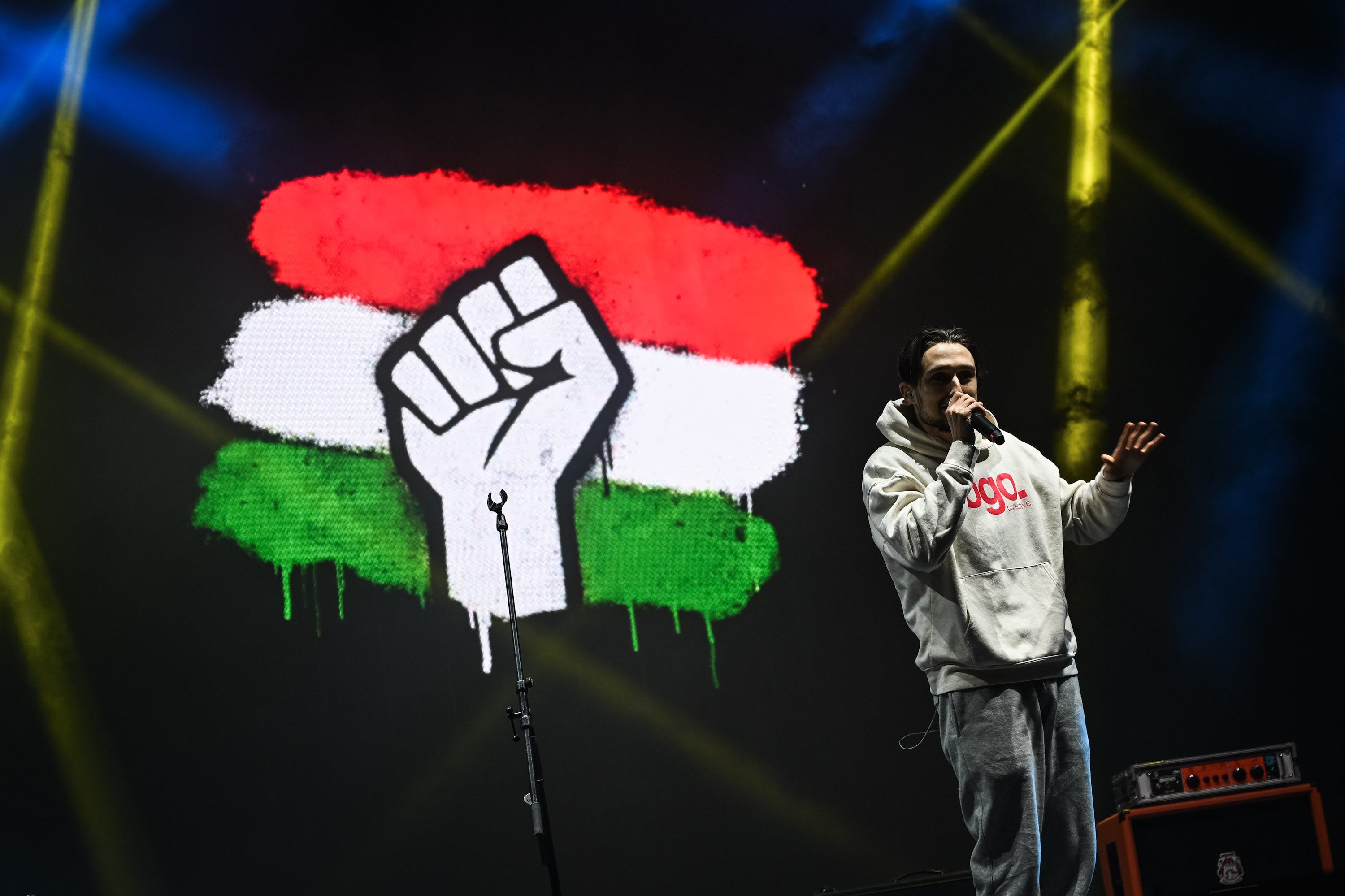 Krúbi a Rendszerbontó Nagykncert színpadán a budapesti Hősök terén, 2026. április 10-én.