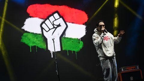 Krúbi a Rendszerbontó Nagykncert színpadán a budapesti Hősök terén, 2026. április 10-én.