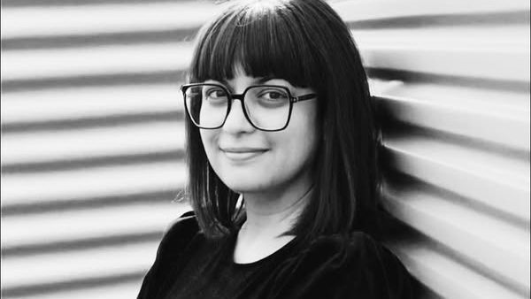 41 éves korában meghalt Lakatos Nikoletta, a MOME rektori kabinetfőnöke, a roma művészeti világ meghatározó alakja