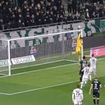 Megyeri Gábor hagyta a labdát behullani a kapujába a Fradi ellen.