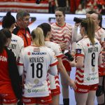 Elek Gábor és az esztergomi játékosok időkérésnél.