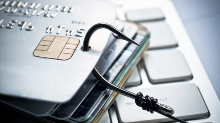 17 milliót bukott egy nő egy rossz kattintás miatt