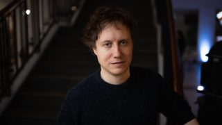 Nemes Jeles László az Árva sajtóbemutatójával egybekötött sajtótájékoztatón a Corvin moziban.