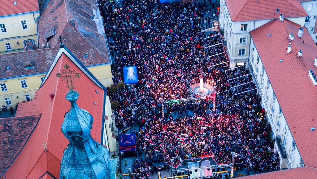 Feljelentették azokat a kormányhivatali dolgozókat, akik a szombathelyi fideszes jelölt kampányán dolgozhattak